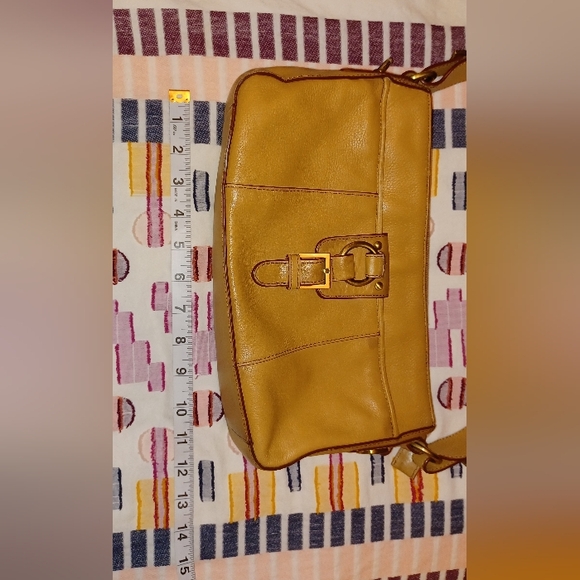 Etienne Aigner light brown/ tan leather shoulder handbag - Picture 15 of 16